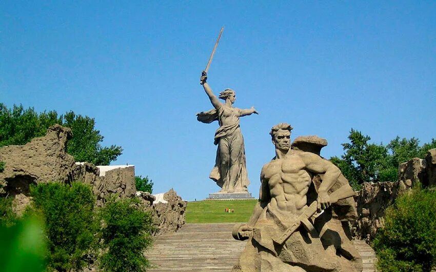Сколько памятников в волгограде