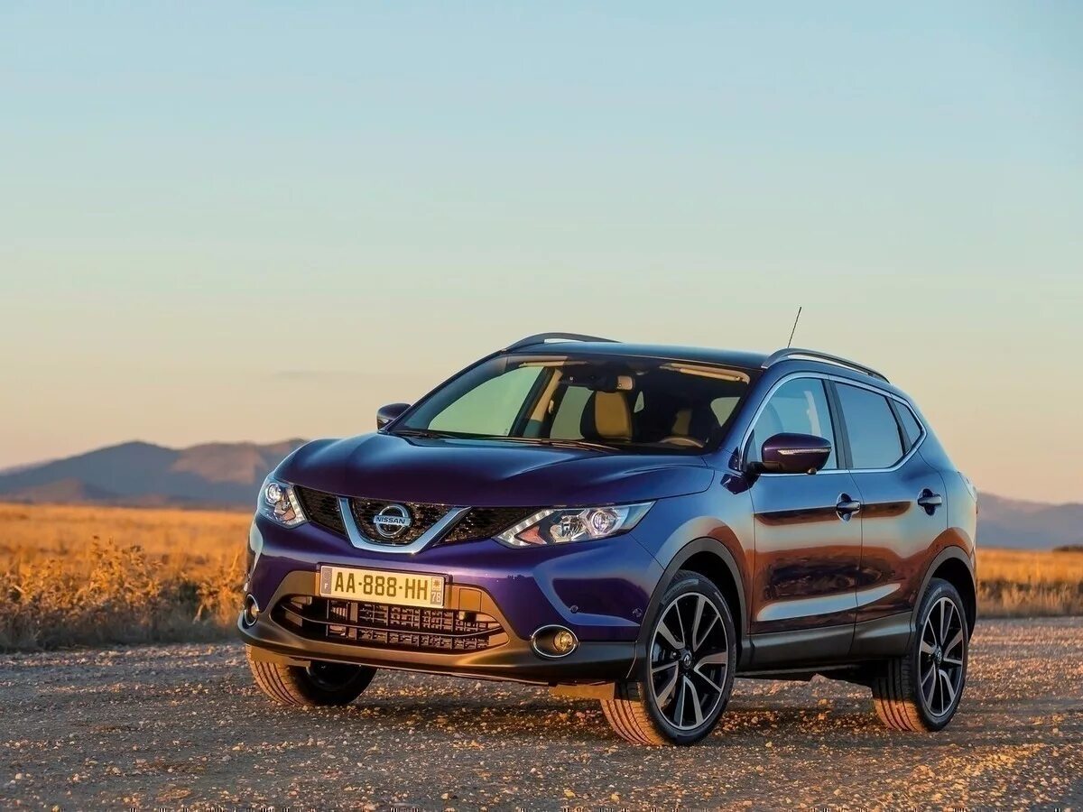 Кроссоверы 2014 года. Nissan qashqai j11. Nissan qashqai кроссовер. Nissan x-trail 2015. Ниссан кашкай 2014 комплектации.
