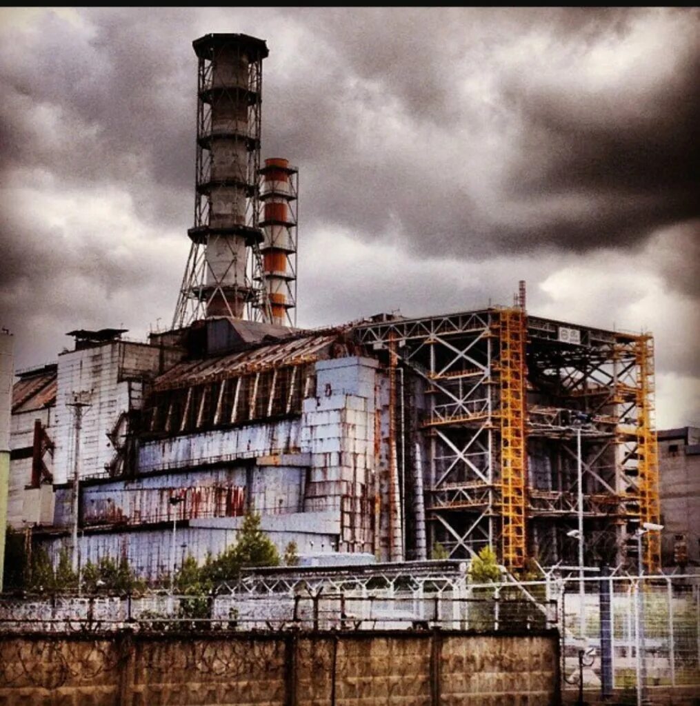 Все о чернобыле. Реактор Чернобыльской АЭС. 4-Й энергоблок Чернобыльской АЭС. Припять 4 энергоблок. Чернобыль атомная станция 4 энергоблок.