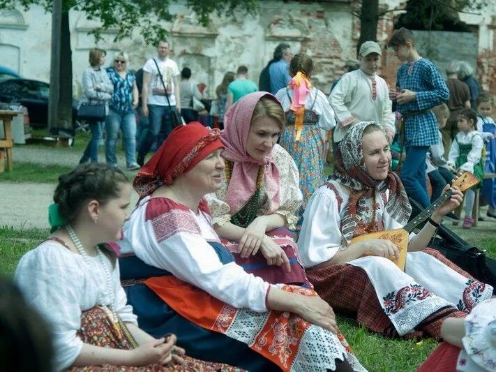 Устюжна вологодской новости. Соборное поле Устюжна. Устюжна люди. Устюжна фестиваль железное поле. Соборное поле.