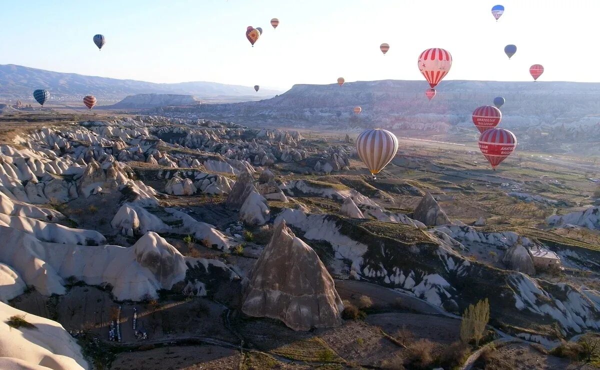 Где летают на воздушном шаре. Каппадокия. Долина мечей Каппадокия. Воздушный шар в Турции Каппадокия. Полет на воздушном шаре Турция Каппадокия.