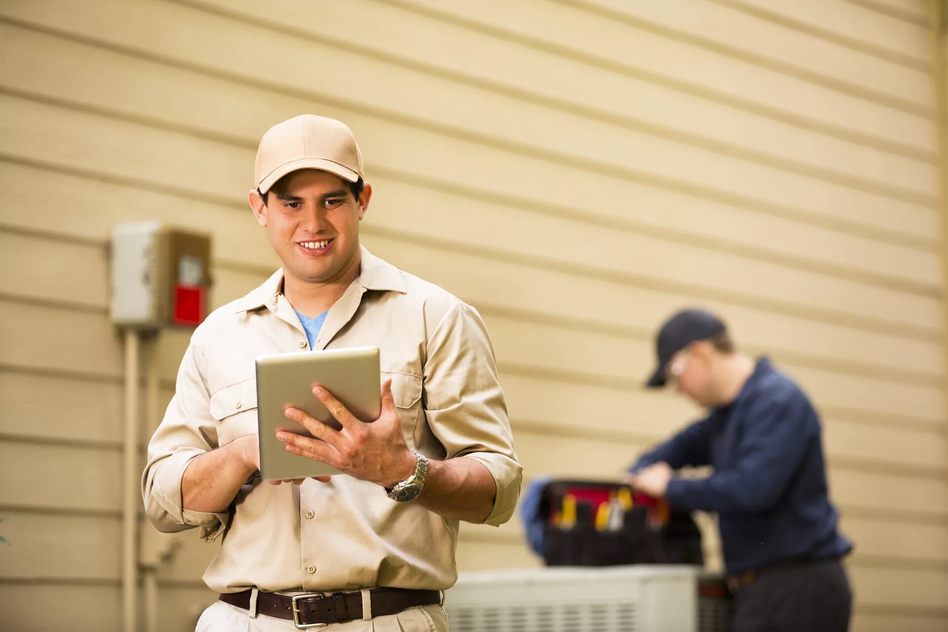 Работник. Работник Сток. Worker техника. Maintenance worker. Наша компания работает и в будние