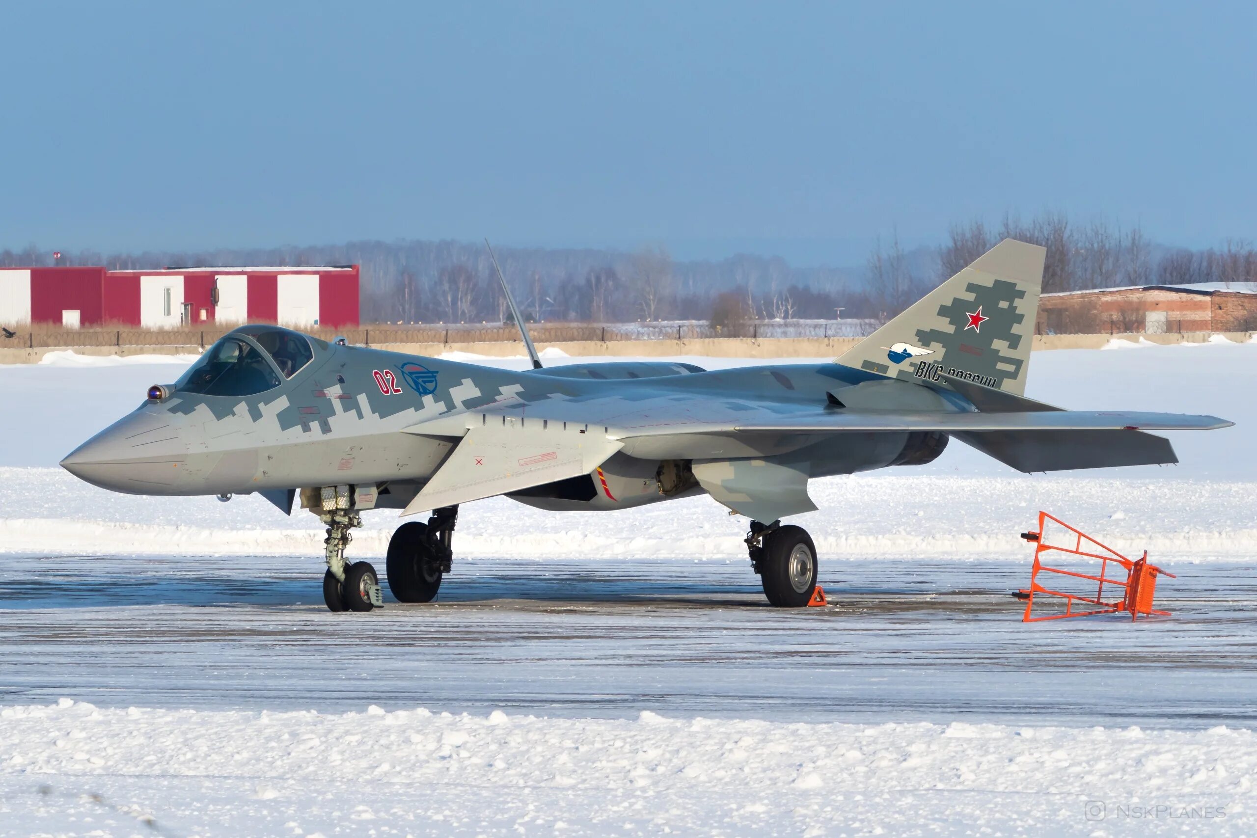 Новейший российский истребитель. Су-57 реактивный самолёт. Су-57 двухдвигательный реактивный самолёт. Истребитель пятого поколения Су 57. Су-57 борт 01.