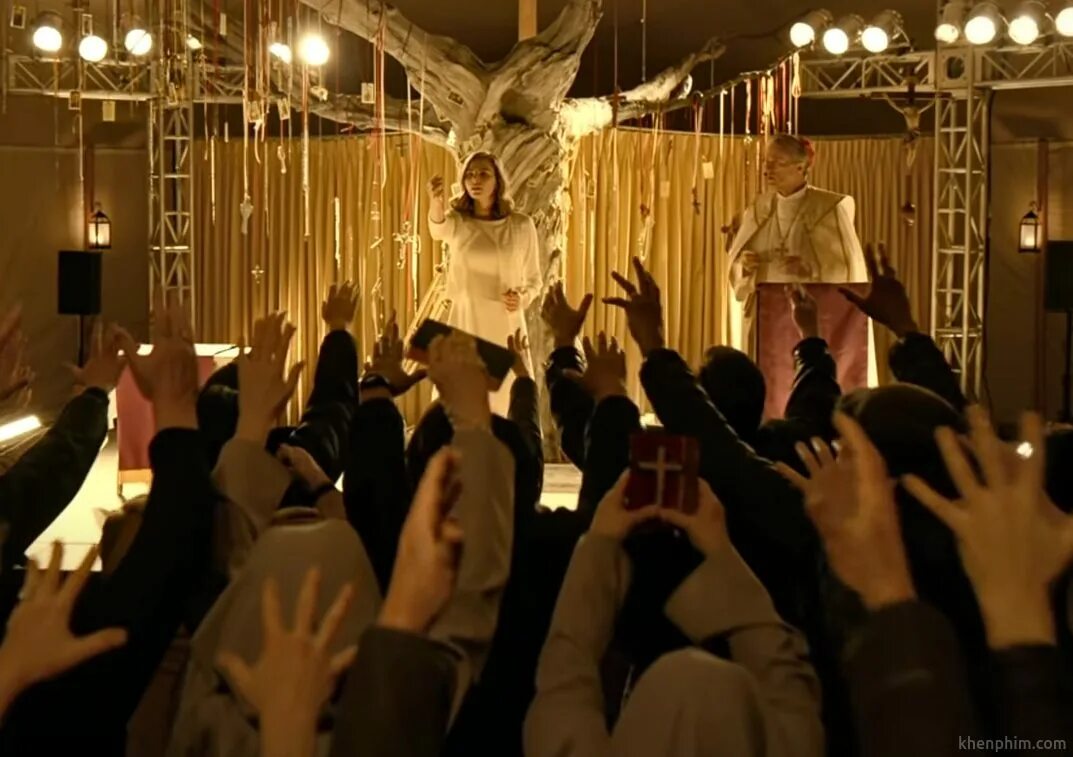 Фэнтези монстры тумана. Виктория крюкова зелинская. Очень странно но дьявол ходит. Очень странно но дьявол ходит. Черный ангел печали.