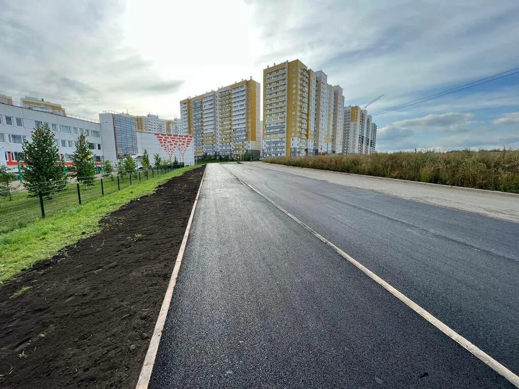 Школа в солнечном красноярск. 156 Школа Красноярск в Солнечном. Новая школа в Солнечном Красноярск. Щелково мкрн Солнечный. Школа 156 Красноярск с верху Солнечный.