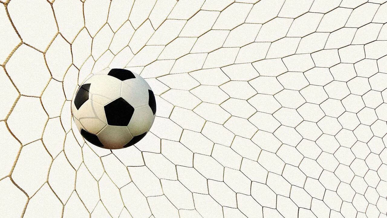 Белый футбольный фон. Мяч в сетке. Футбольный мяч. Текстура футбольного мяча. Футбольный мяч в сетке.
