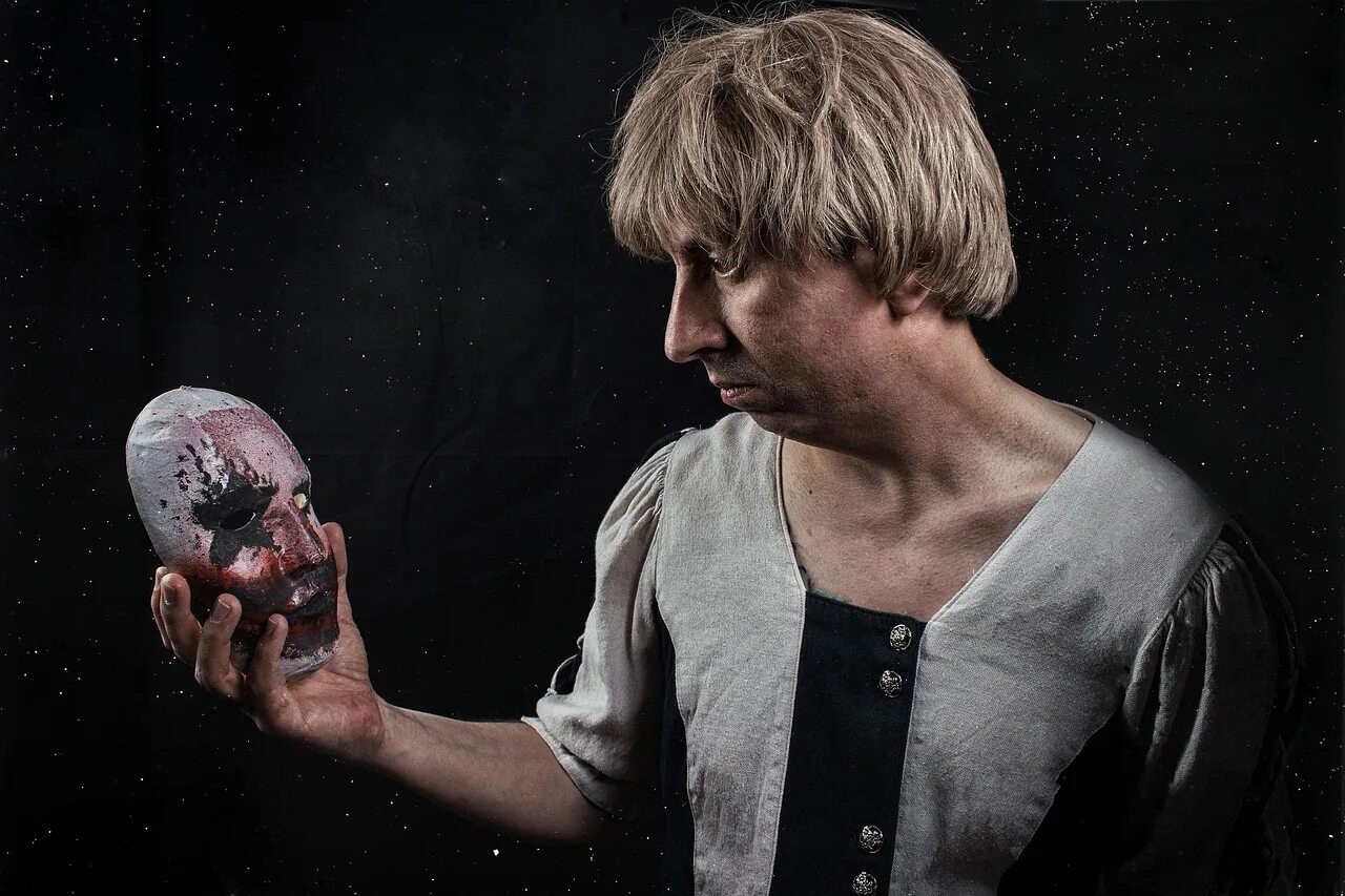 Гамлет это. Hamlet. гамлет фотографии для презентации. гамлет как выглядел. безумие гамлета.