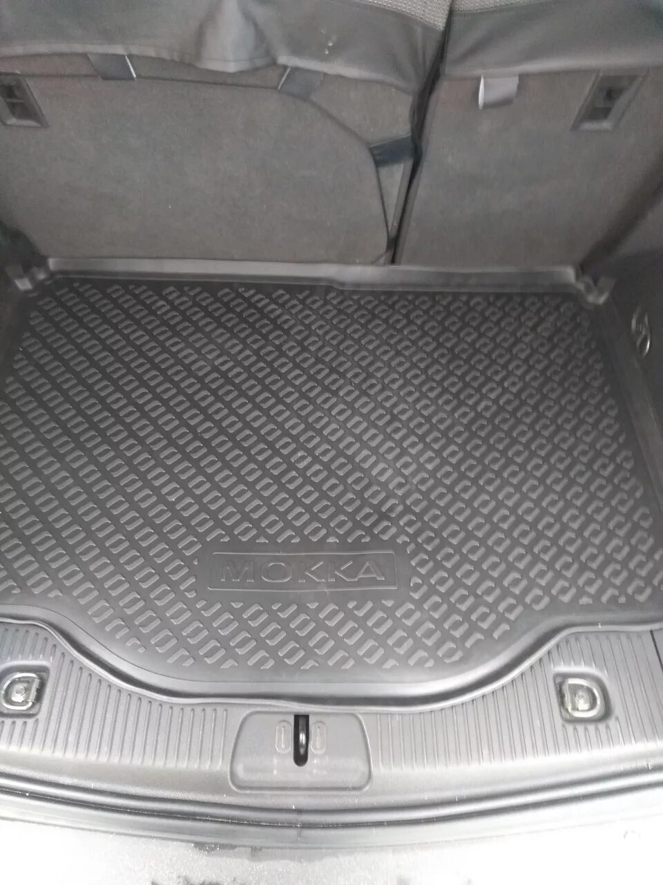 Коврик в багажник опель мокка. Astra h универсал багажник. Opel zafira багажник. Opel zafira 2003 багажник. Багажник опель мерива б.
