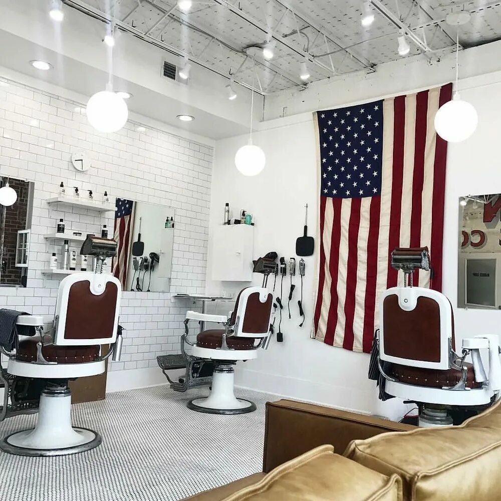 Barbershop тейково. Сантана барбершоп. Барбер американец Павелецкая. Интерьер барбершопа. Белый барбершоп.