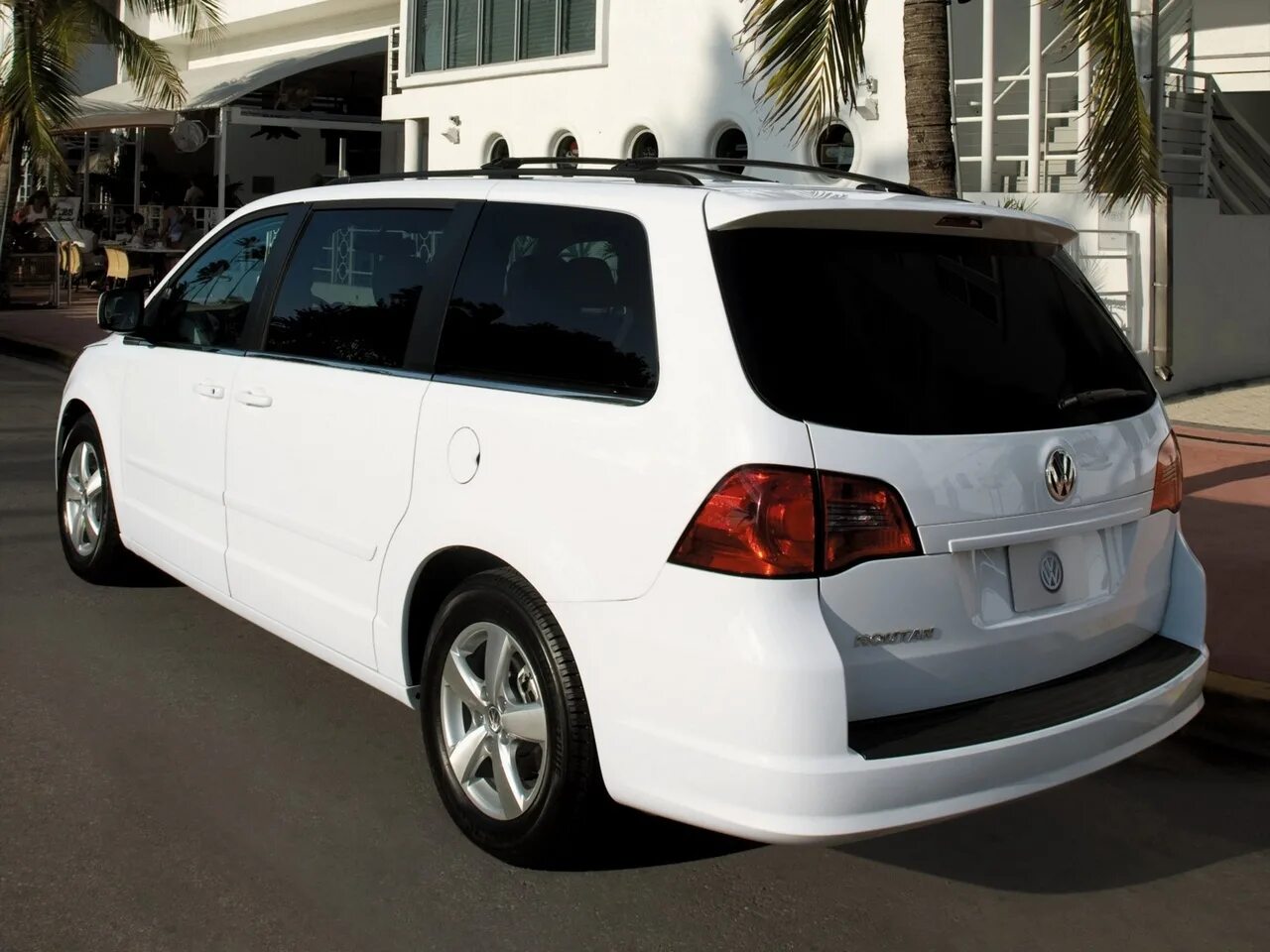 Фольксваген роутан 2008. Vw routan 3. Volkswagen routan 2008 – 2012 минивэн. 6. Volkswagen routan.