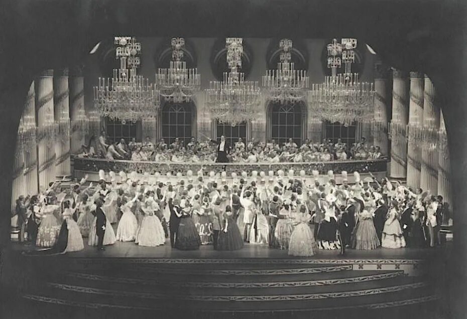 Театра 19 20 века