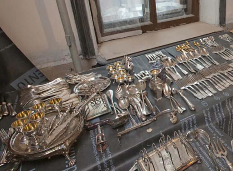 Клады петербурга. Особняк нарышкиных в санкт-петербурге клад. Особняк нарышкиных клад. Находки монет и банкнот на чердаках и в подвалах. Зарытый клад.