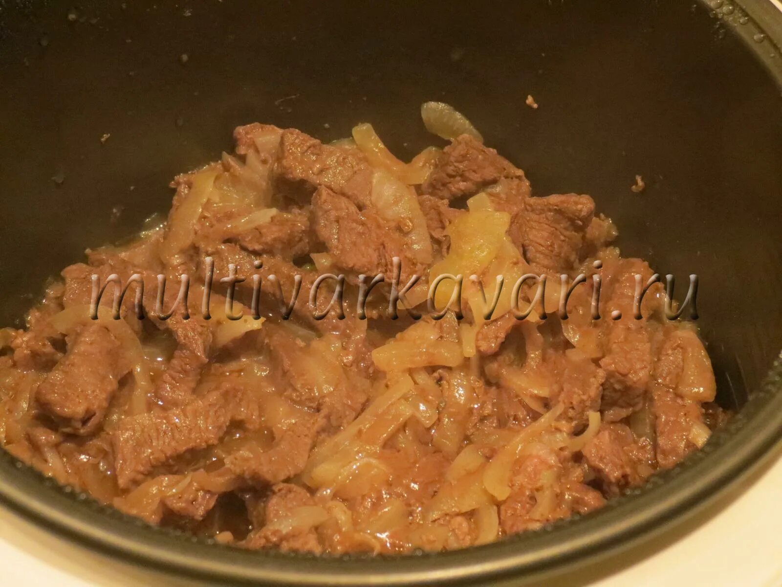 Бефстроганов из свинины в мультиварке. Соевое мясо здоровая еда бефстроганов. бефстроганов из соевого мяса в ашане. бефстроганов из соевого мяса с морковью и луком. соевый фарш гуляш бефстроганов форма.