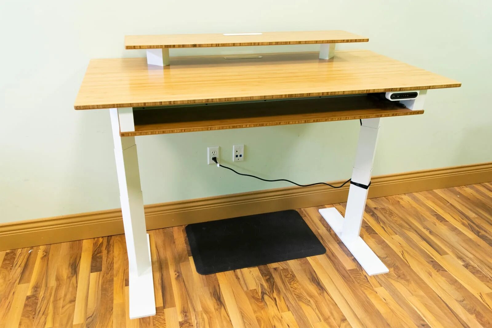 Desk stands. Механизм для стола Desk. Парта «Fashion Desk».