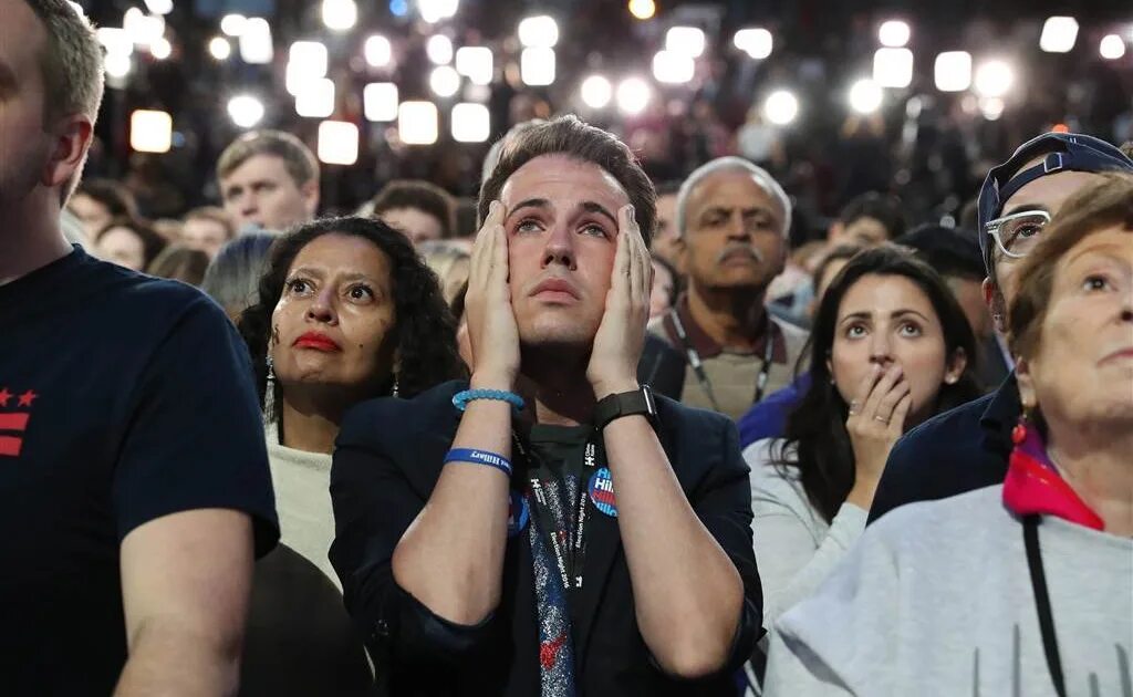 сша удивлены. сша удивлены. зрители в шоке. американцы. джо байден.