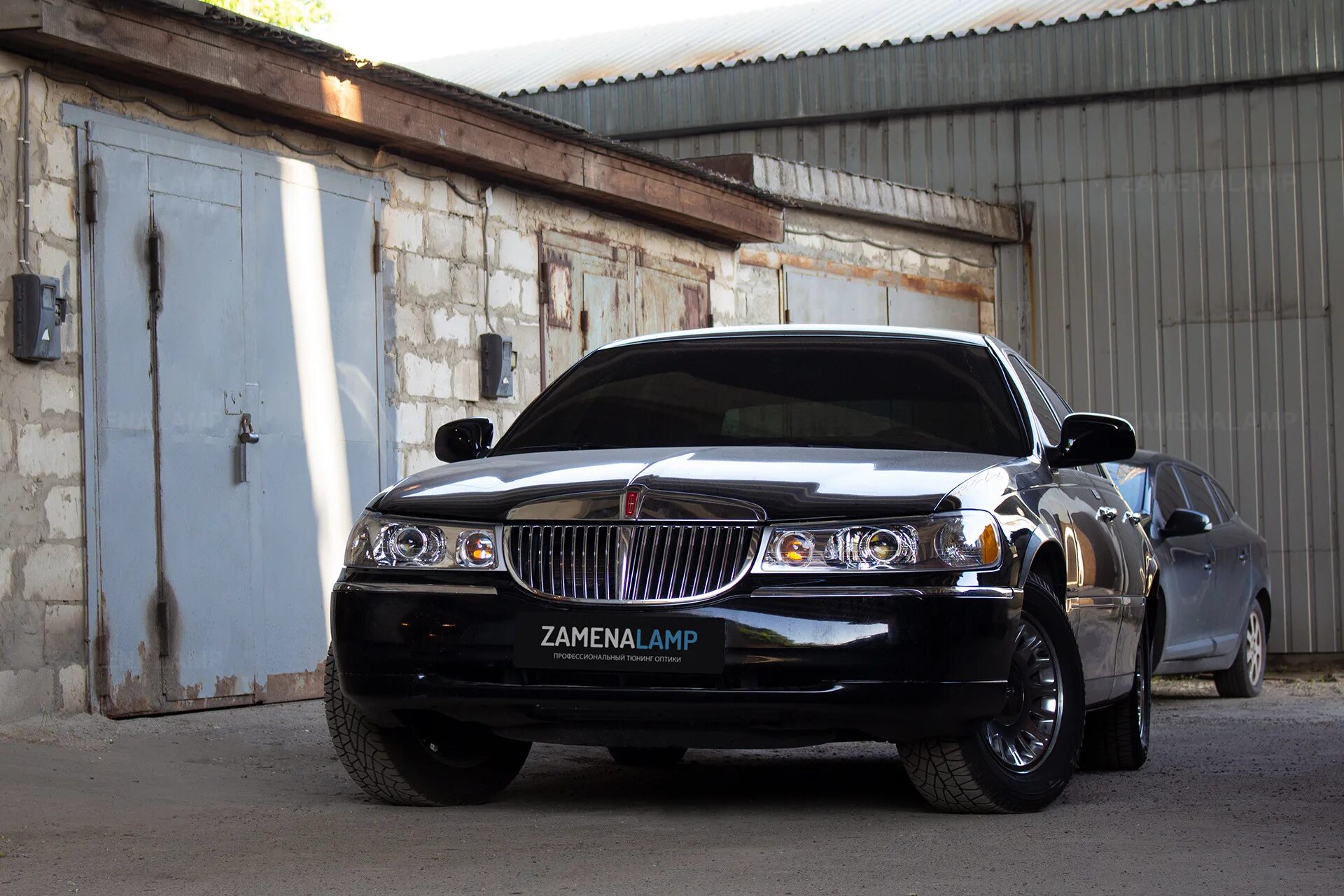 Town car 3. Lincoln Town car III. Lincoln Town car 2000 Tuning. Lincoln Town car 2008. Тюнингованный Линкольн Таун кар.