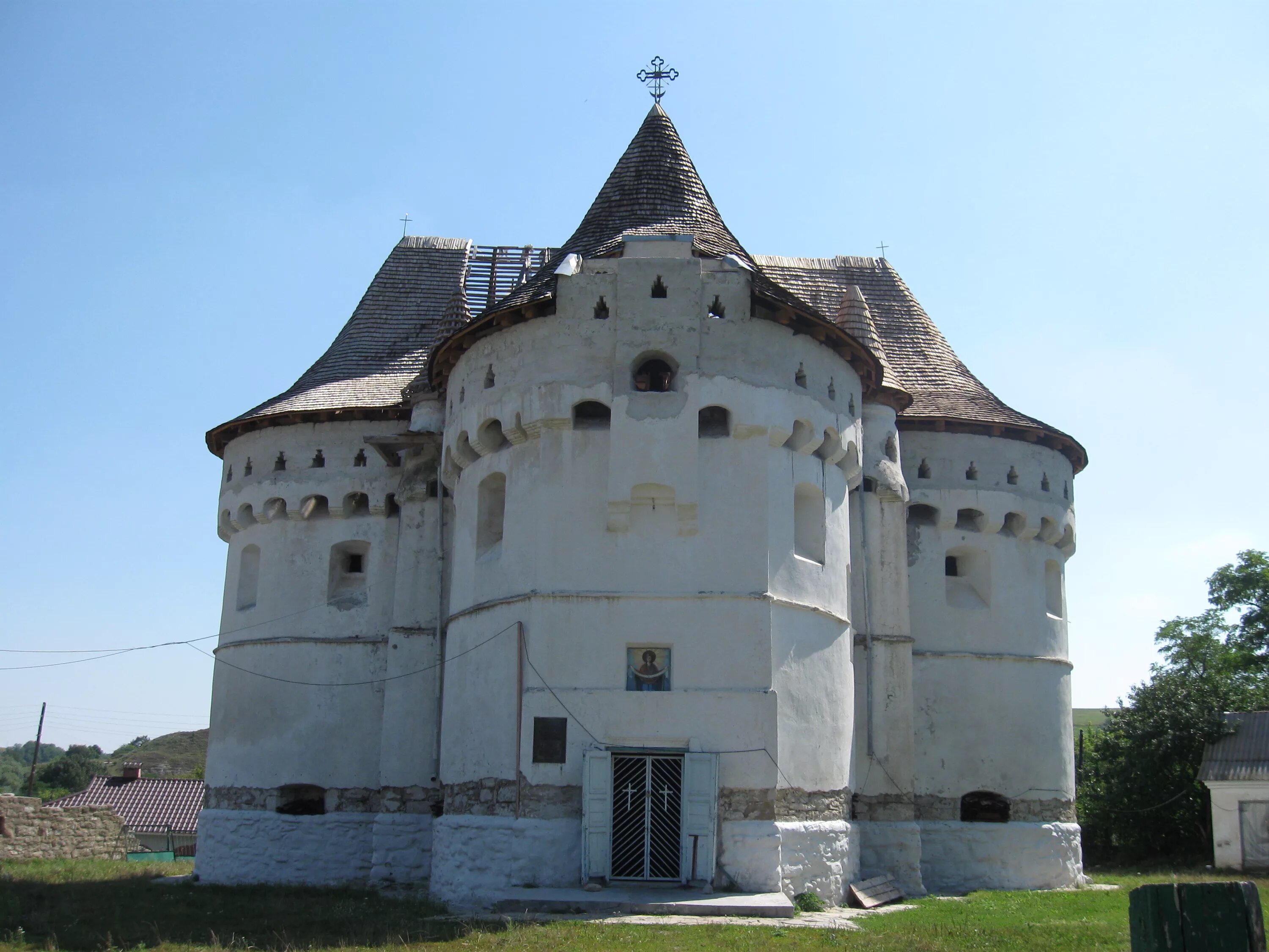 Пам ятки. Покровская Церковь Сутковцы Украина. Пам'ятки архітектури. Сутковцы Хмельницкая область. Памятки.