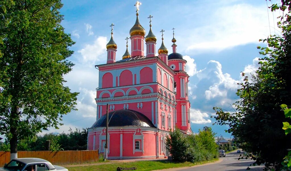 Храмы боровска калужской области. Введенская церковь (боровск). Высокое боровск покровский храм. Храм пресвятой богородицы в боровске. Церковь в боровском.