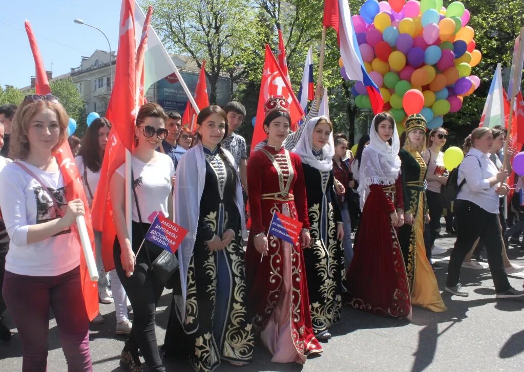 Нальчик майский кбр. Я люблю майский кбр. Нальчик майский кбр. Майский кбр достопримечательности. День города нальчик.
