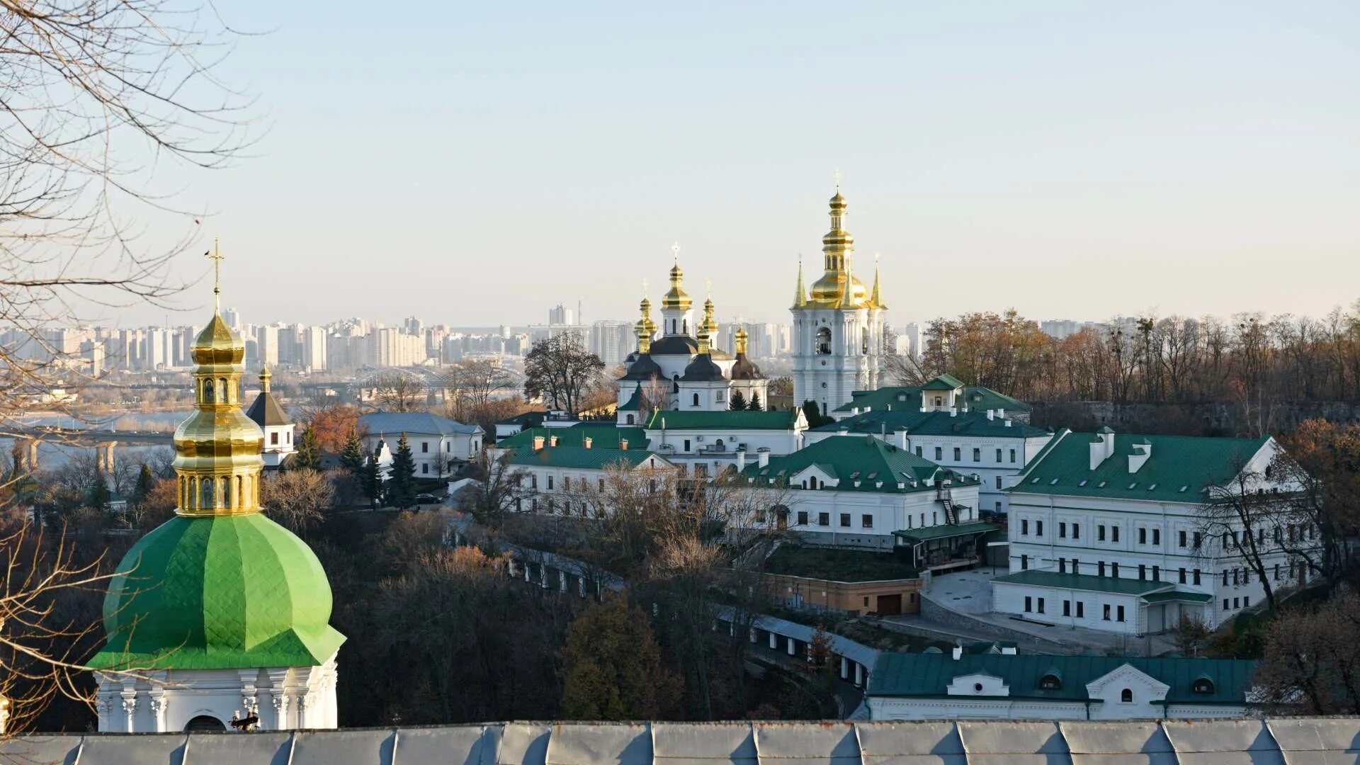 Троице-сергиева лавра. Архитектурный ансамбль троице-сергиевой лавры. Ставропигиальный мужской монастырь сергиев посад. Киево-печерская лавра. Святыни киево-печерской лавры.