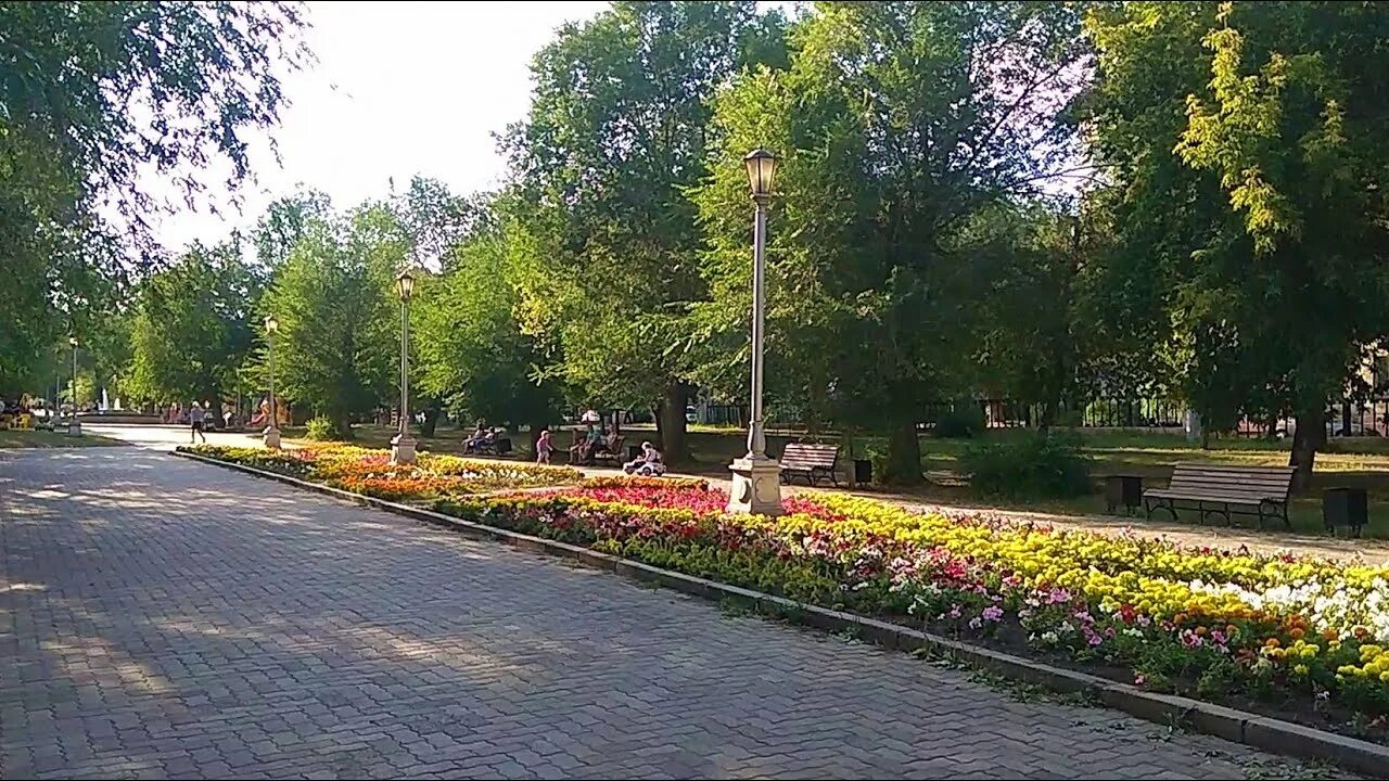 Магнитогорск сквер пр. Сквер трех поколений магнитогорск. Магнитогорск парки и скверы. Магнитогорск сквер пр. Сквер металлургов магнитогорск.
