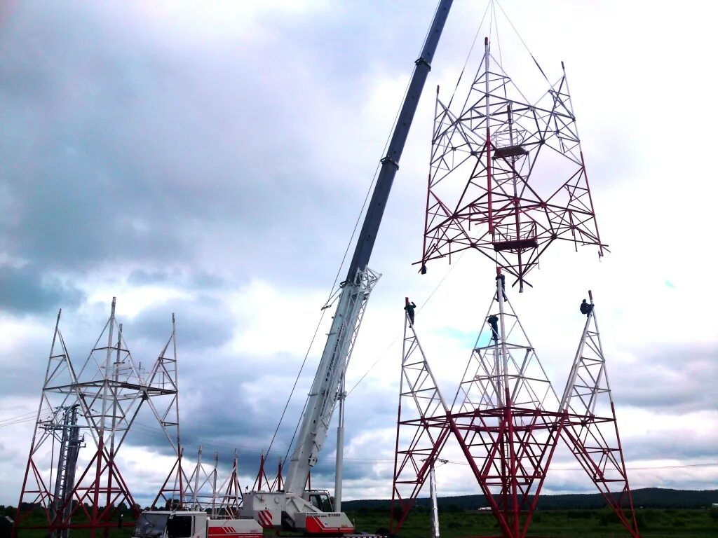 вышка из металла. вышка сотовой связи производство. вышка сотовой связи производство. башня 5g. вышка мобильной связи.