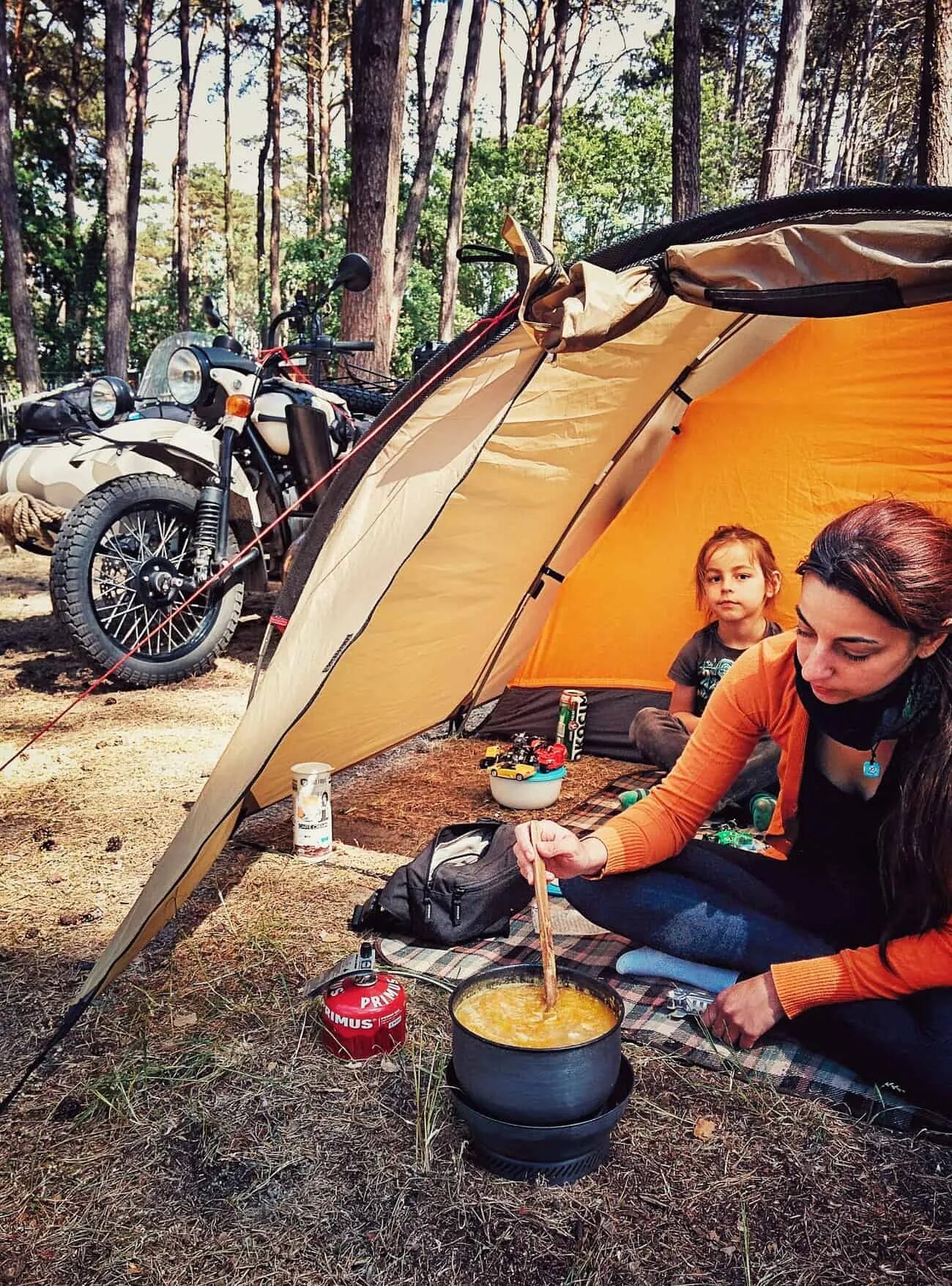 Travel camping. Палатка на природе. Поездка на природу. Путешествие с палаткой. Поход с палатками.