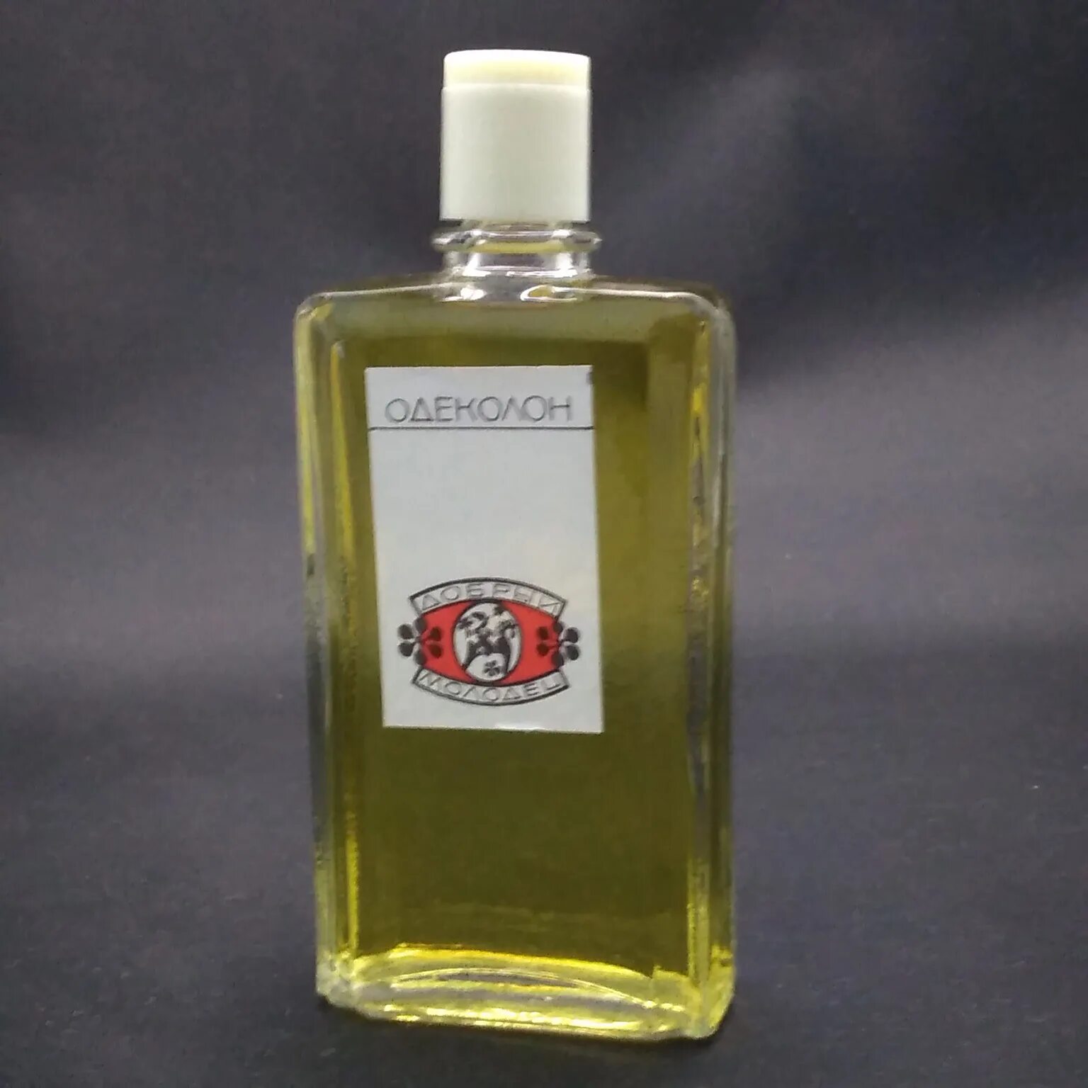 одеколон новая заря для мужчин 85мл. модный одеколон. одеколон дипломат, 83 мл. одеколон шипр 99мл бахташ. модный одеколон.