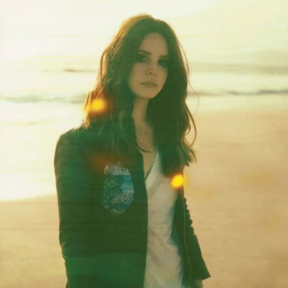 Lana del rey ocean blvd альбом. Ridin lana rey. Ridin lana rey. Ridin lana rey. Lana del rey coachella на мотоцикле.