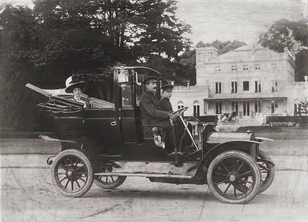 Появился первый автомобиль решили. Руссо-Балт 1910 города. Руссо-Балт с24/40. Руссо-Балт 1909. Автомобили Российской империи Руссо Балт.