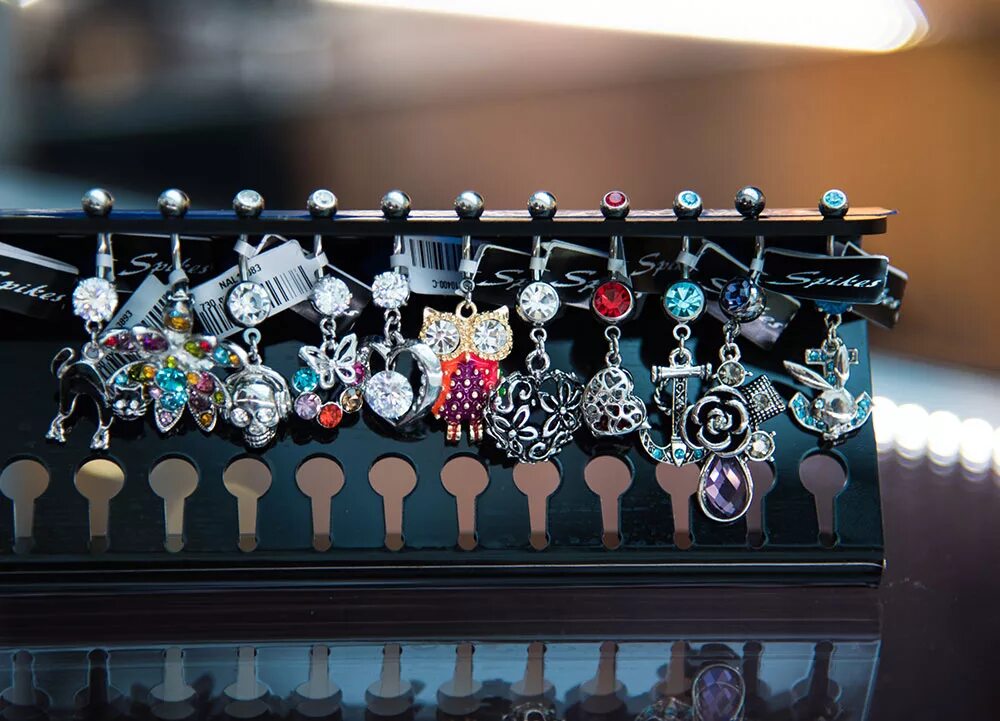 магазин мужской бижутерии. карраджи мужские украшения. перстни с масонской символикой. магазин мужских украшений. дорогие украшения для мужчин.