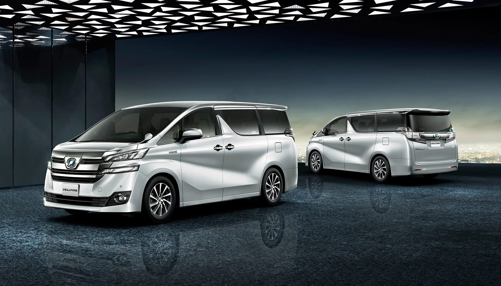 Отличается альфард. Toyota Alphard Vellfire 2015. Toyota Alphard 2017. Тойота Веллфайр 2015. Toyota Vellfire 2017.