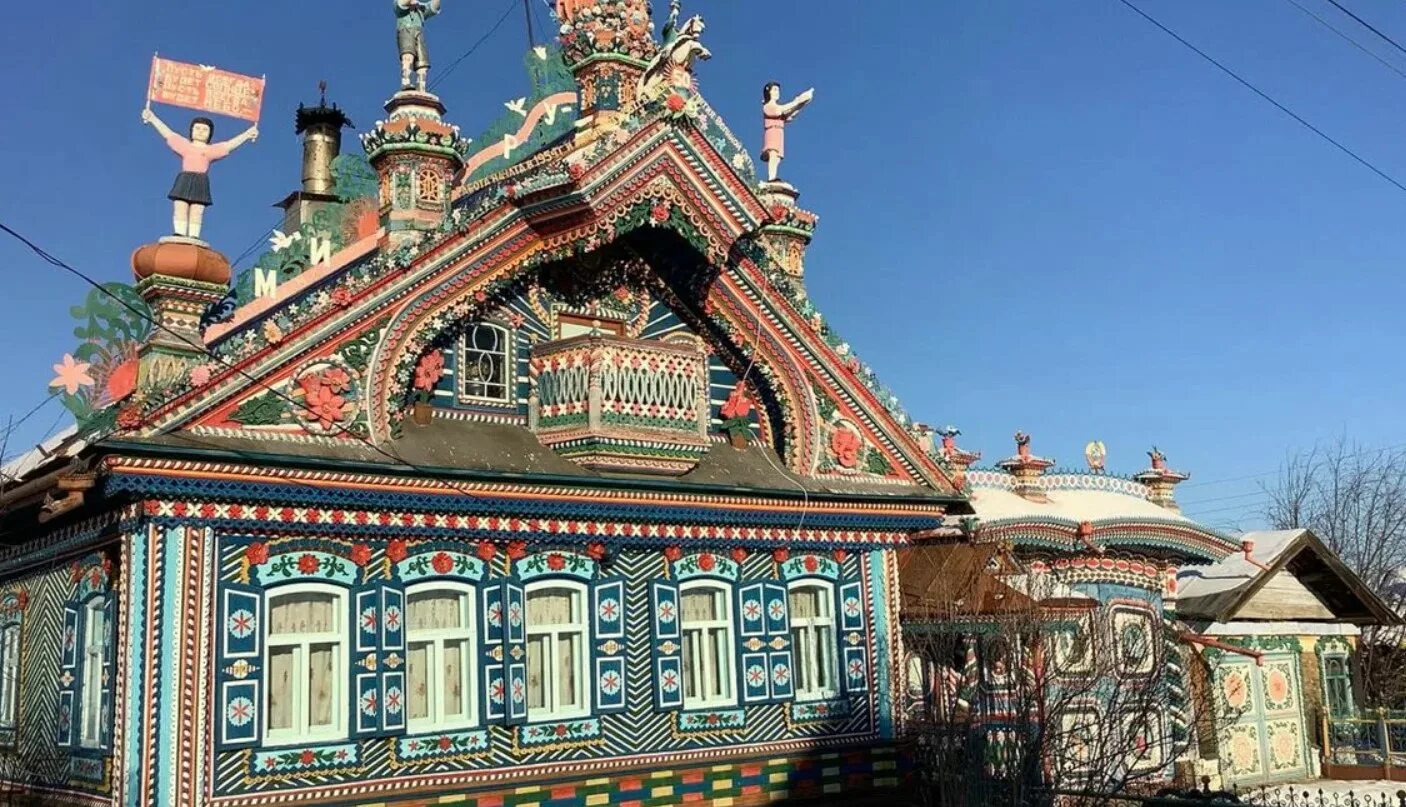 селе кунара свердловской области. дом кузнеца кириллова свердловская область. пряничный домик кузнеца кириллова село кунара. село кунара свердловская область дом кузнеца. дом кузнеца кириллова в кунаре.