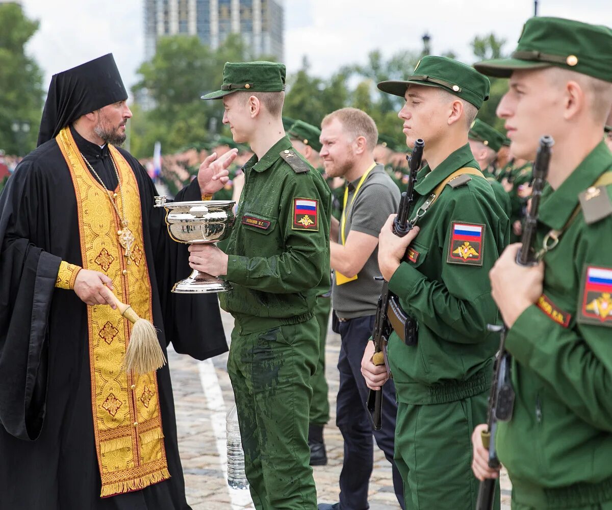 Приняли военно. Присяга Семеновский полк 07.2019 Поклонная гора. Семеновский полк присяга 2019. Семёновский полк присяга на Поклонной горе. Семеновский полк присяга 13.07.2019.