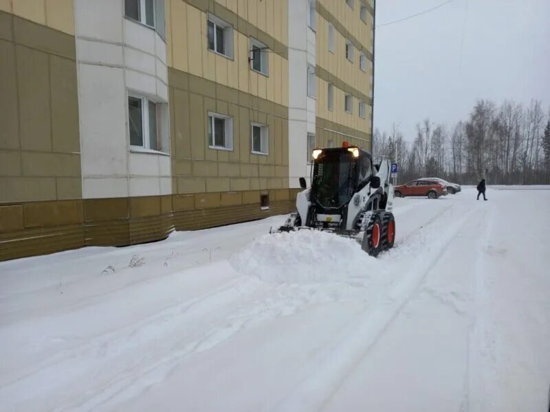 Погода в урае хмао на 10 дней. Урай снег. Самый большой снег в город Урай. Снег в Урае летом. Урай Нефтедорстрой вакансии.