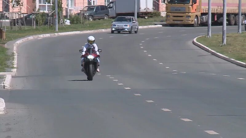 Дпс протаранили мотоцикл с детьми. Мотоциклист. дтп с участием мотоциклиста. байкеры оренбурга.