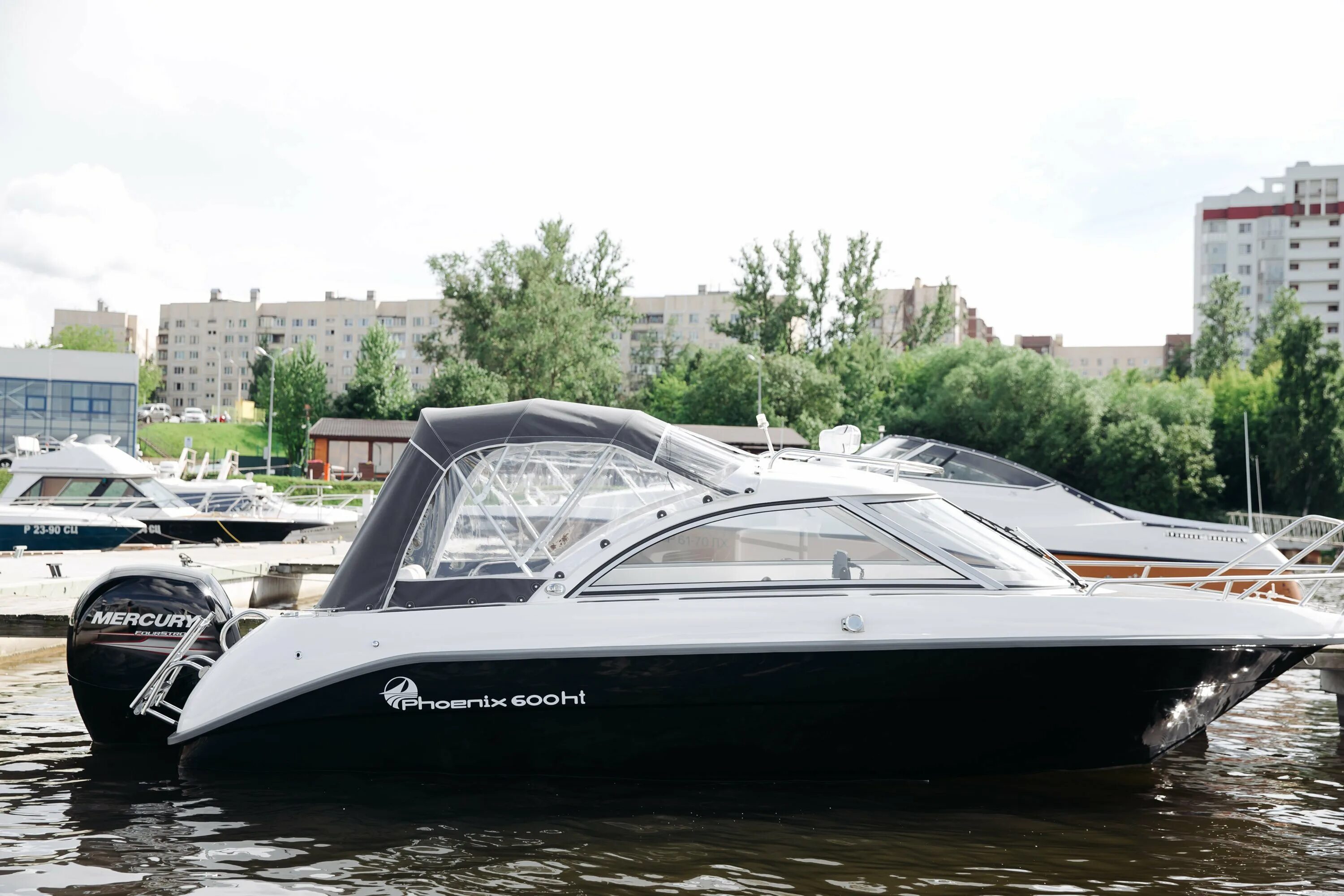 Fenix 600 ht катер. Phoenix 600. Катер phoenix 600ht, спэв. Катер phoenix 600ht. Феникс 600 нт катер.