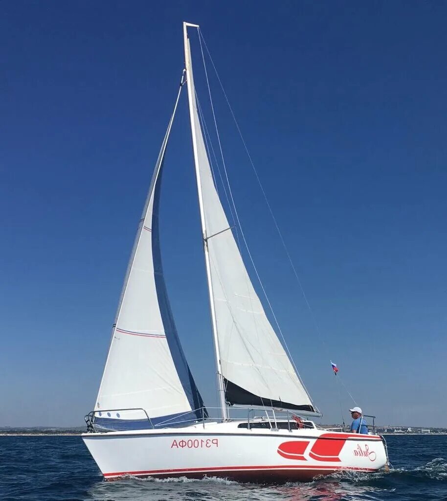 парус 28. парусный спорт. парус на лодке. парус 28. парус 28.