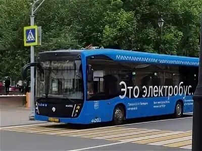 Первый электробус маршрута м99. Электробус КАМАЗ. Электробус КАМАЗ Мосгортранс. Электробус на улицах Москвы фото. Электробус 6282 2022.