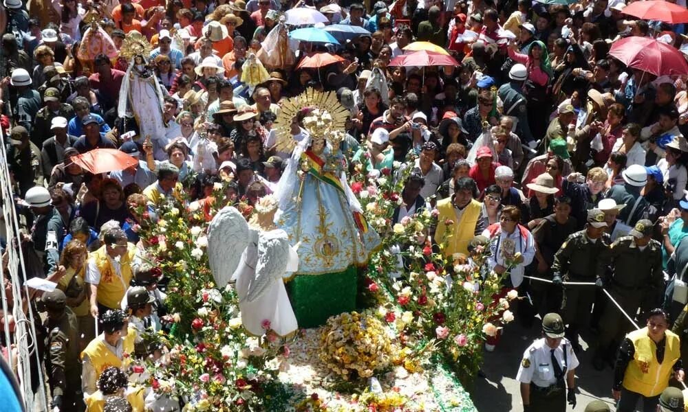 La virgen москва. Фестиваль Fiesta de la Virgen de la Pena.. Шествие в честь Virgen de los Desamparados. La Virgen Taqueria Москва. Богородица Вирхен-де-чапи в Перу 1 мая 2023 года.