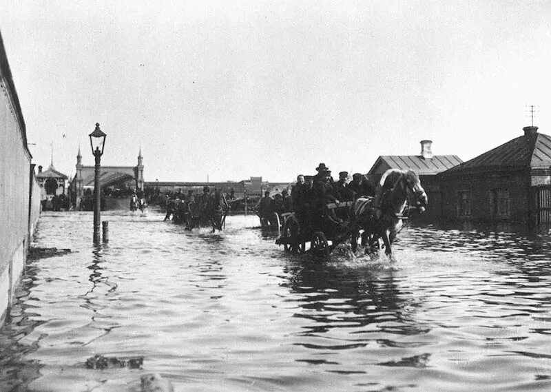 половодье 1908 года в москве. потоп в москве 1908. потоп в москве 1908. потоп 1908 года. софийская набережная наводнение 1908 года.