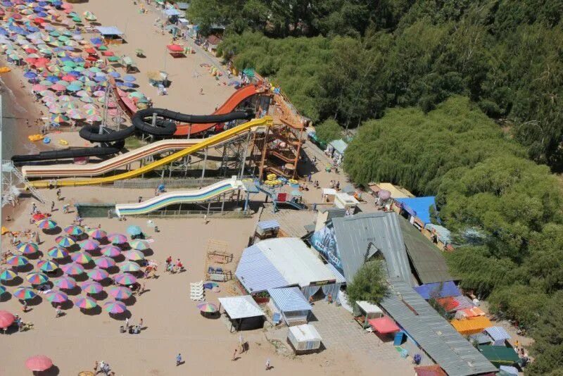 Золотые пески бостери. Аквапарк золотые пески иссык-куль. бостери золотые пески.