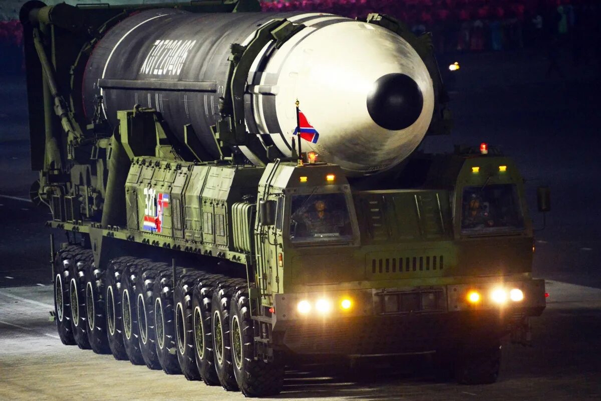 Корея оружие россии. Хвасон-17 баллистическая ракета. Баллистическая ракета КНДР Хвасон-17. Hwasong-16 — межконтинентальная баллистическая ракета Северной Кореи. Ракета КНДР Хвасон 15.