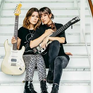 Larkin Poe.