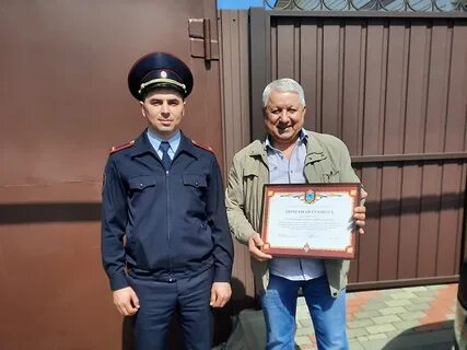 Сотрудники поздравили ветеранов