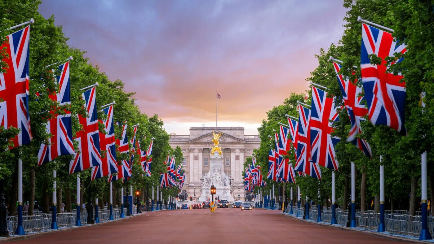 Букингемский дворец Мэлл. Букингемский дворец флаг. Great Britain (Великобритания. Площадь Соединенного королевства Великобритании. Times great britain