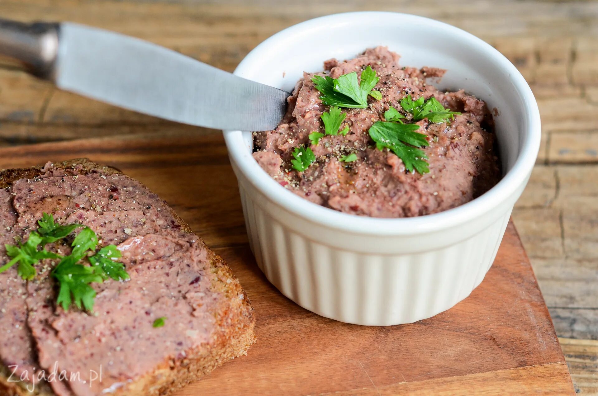 Паштет куриный в духовке. Паштетник. Паштет печеночный. Паштет из куриной печени. Паштет мясной.