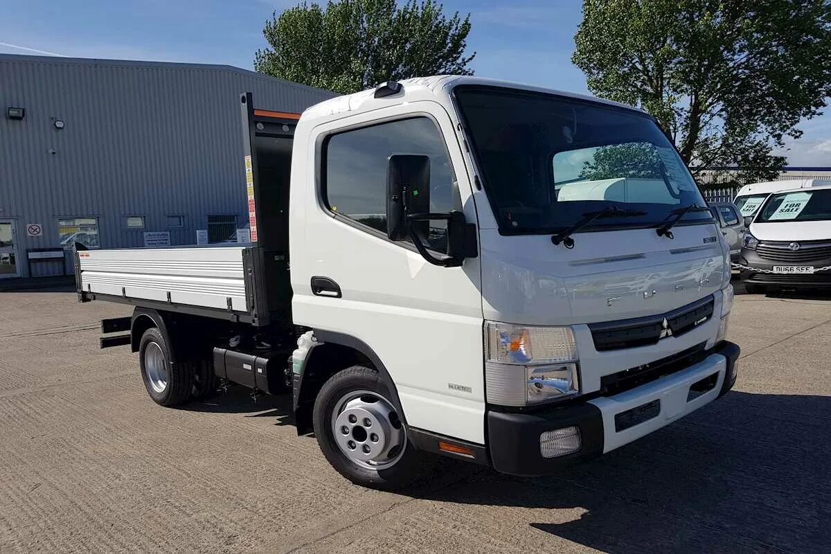 Куплю митсубиси кантер фусо. Mitsubishi Fuso Canter. Мицубиси Фусо Canter. Mitsubishi Fuso Canter TF. Фусо Кантер 7.5 тонн.