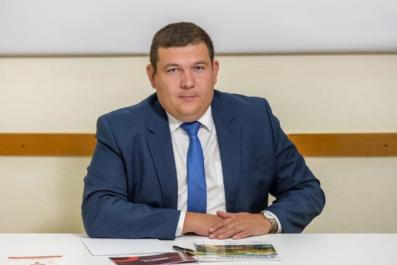 Министр природных ресурсов и экологии республики башкортостан. Министр экологии рб нияз фазылов. Министр природопользования и экологии рб. Хадыев илдар римович, уфа. Минэкологии рб здание.