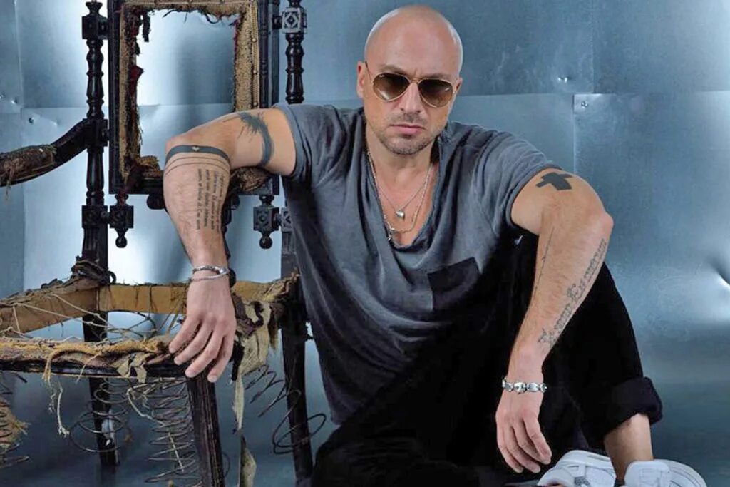 Нагиев и петров. Дмитрий нагиев 2023. Дима нагиев. Дмитрий нагиев с поклонниками. Дмитрий нагиев 2010.